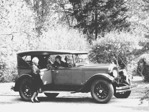 1930 Chrysler Imperial Touring Car fvr BW (DaimlerChrysler Historical Collection)