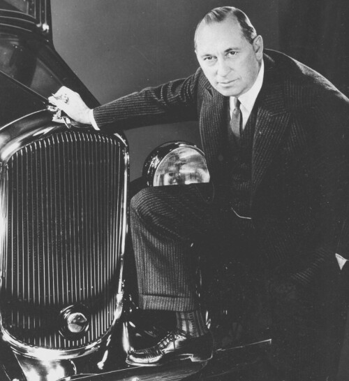 1929 Chrysler Grille & Walter P. Chrysler BW (DaimlerChrysler Historical Collection)