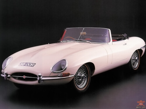 1962 Jaguar E Roadster wall