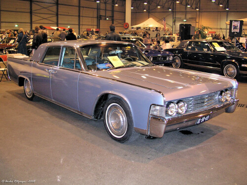 1965 Lincoln Continental hardtop sedan f3q