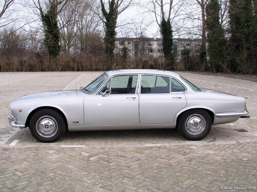 1970 Jaguar XJ6 4,2 side