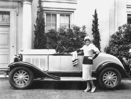 1929 DeSoto Roadster sv BW (DaimlerChrysler Historical Collection)