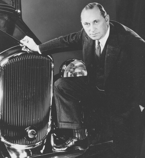 1929 Chrysler Grille & Walter P. Chrysler BW (DaimlerChrysler Historical Collection)