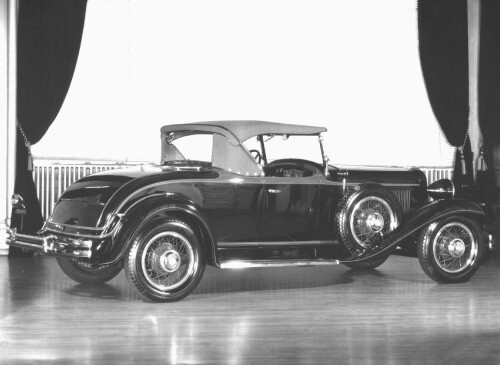 1931 Chrysler Roadster rvl BW (DaimlerChrysler Historical Collection)