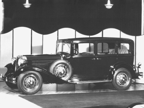 1931 Chrysler 4 Door Sedan fsv BW (DaimlerChrysler Historical Collection)