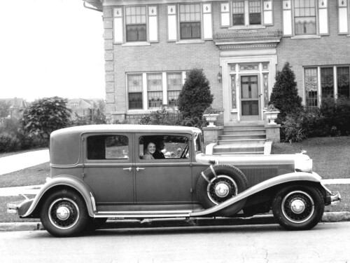 1931 Chrysler Imperial 4 Door Sedan svr BW (DaimlerChrysler Historical Collection)