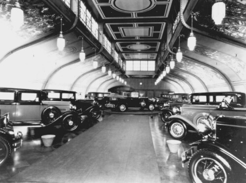 1930 Chrysler Car Museum BW (DaimlerChrysler Historical Collection)