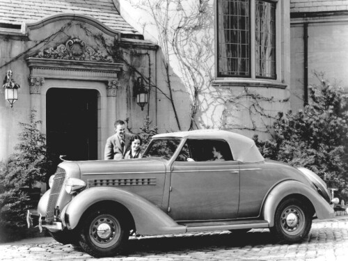 1935 DeSoto Roadster fsv BW (DaimlerChrysler Historical Collection)