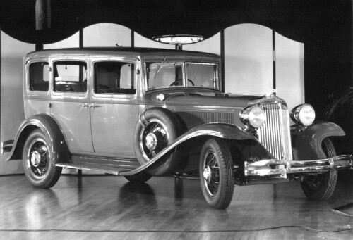 1931 Chrysler 4 Door Sedan fvr BW (DaimlerChrysler Historical Collection)