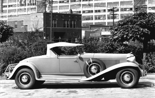 1932 Chrysler Imperial Roadster sv BW (DaimlerChrysler Historical Collection)