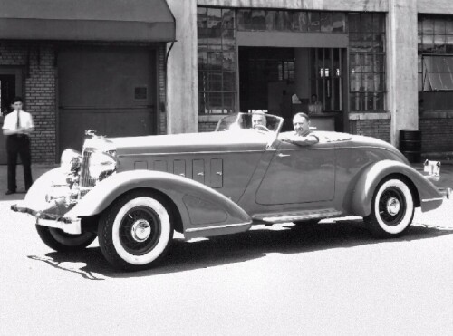 1933 Chrysler Imperial Speedster Roadster fvl BW 2 (DaimlerChrysler Historical Collection)