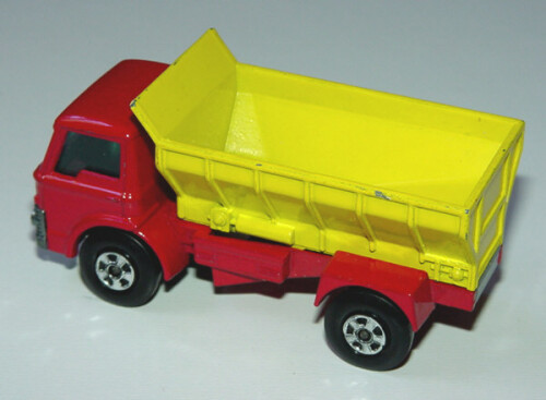 70 A Grit Spreader Truck b