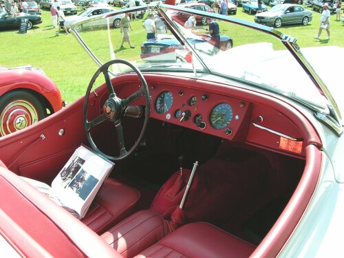 195x Jaguar XK140 interior