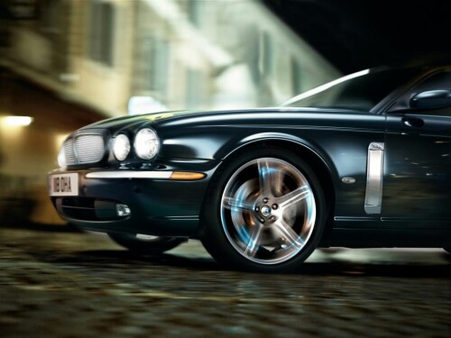 2007 Jaguar XJR Portfolio Motion Front Left Close