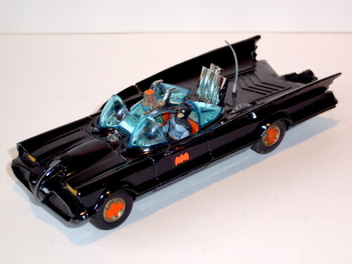 107 267 Batmobile Batboat 10