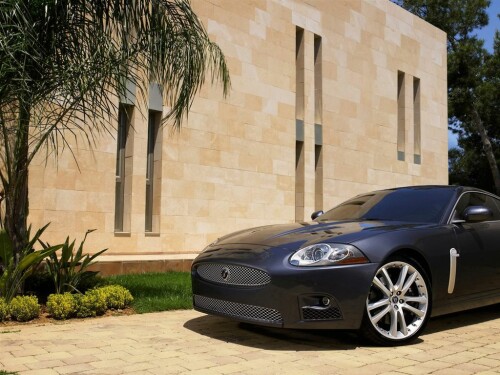 2007 Jaguar XKR Front Left 2