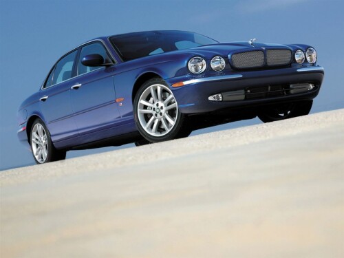 2004 Jaguar XJR blue